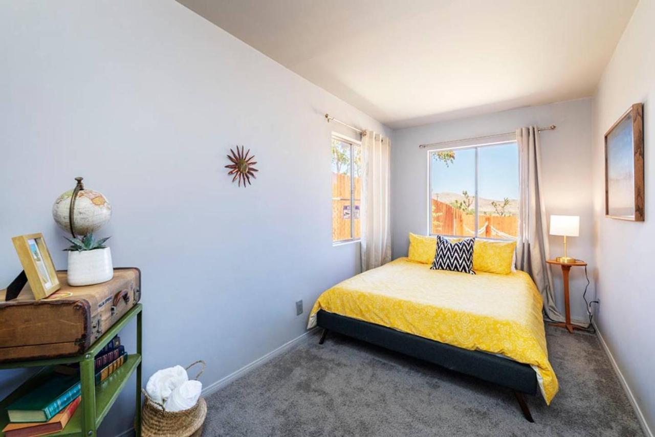 Made In The Shade - Central, Hot Tub, Ac, Sleeps 8 Villa Joshua Tree Esterno foto