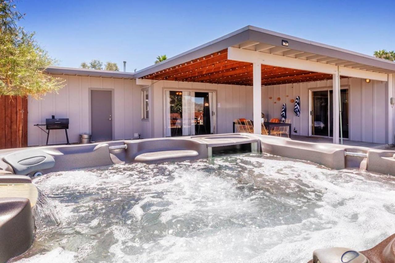 Made In The Shade - Central, Hot Tub, Ac, Sleeps 8 Villa Joshua Tree Esterno foto