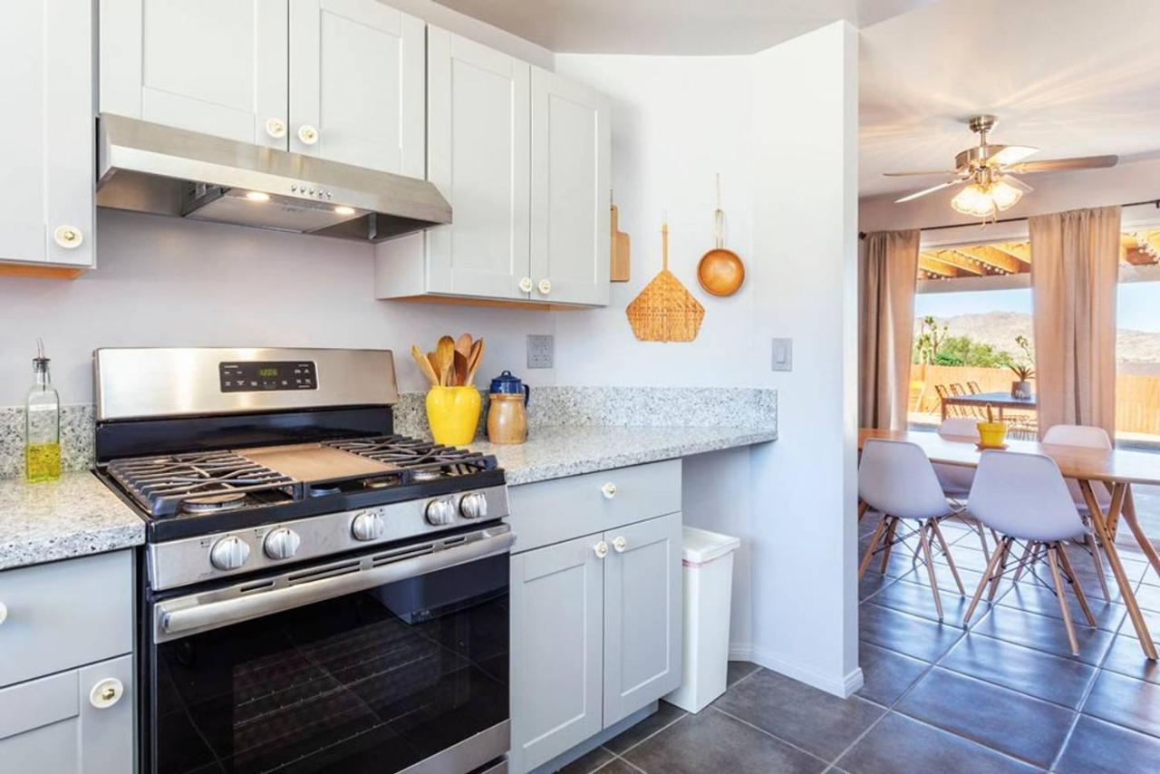 Made In The Shade - Central, Hot Tub, Ac, Sleeps 8 Villa Joshua Tree Esterno foto