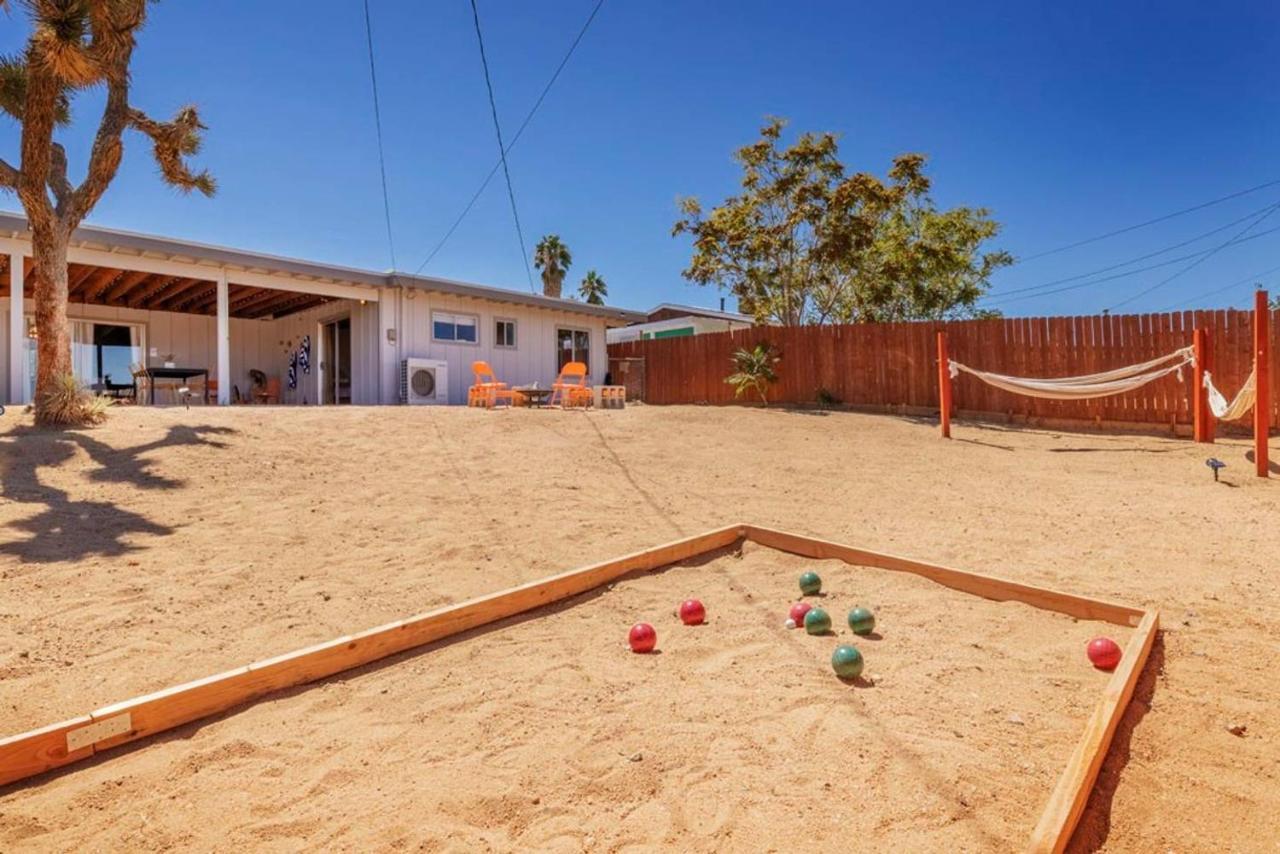 Made In The Shade - Central, Hot Tub, Ac, Sleeps 8 Villa Joshua Tree Esterno foto