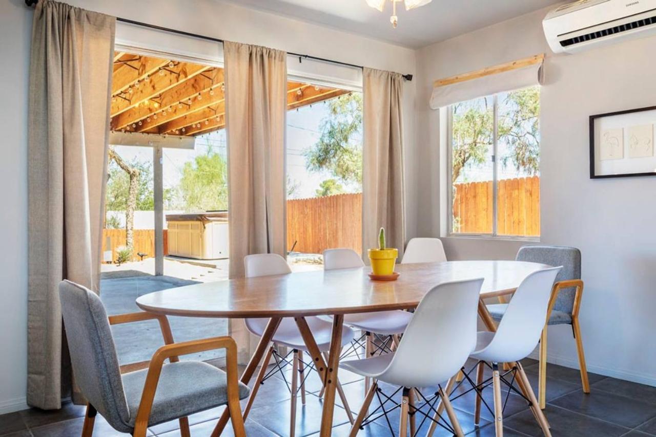 Made In The Shade - Central, Hot Tub, Ac, Sleeps 8 Villa Joshua Tree Esterno foto